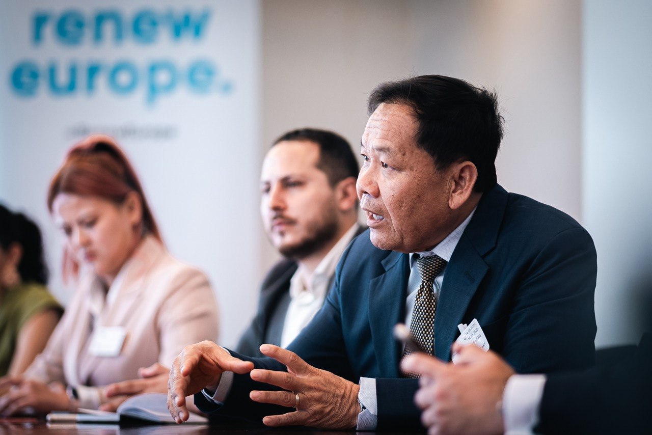 Senator Mardi Seng speaking during a Renew Europe discussion