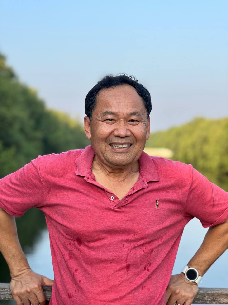 Portrait of Senator Mardi Seng outdoors